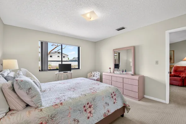 $320,000 | 6 Farnworth Drive, Boynton Beach, FL 33426