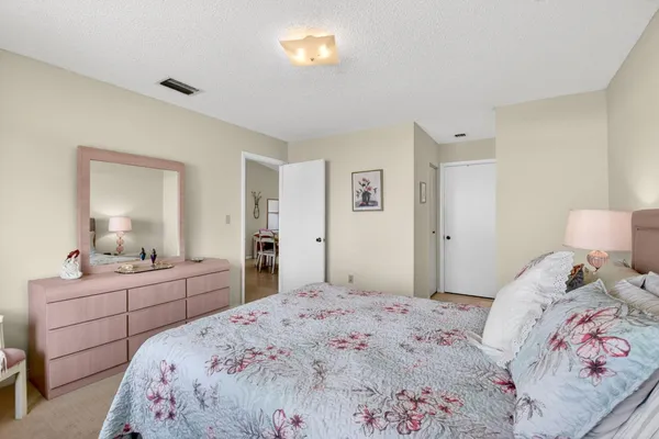 $320,000 | 6 Farnworth Drive, Boynton Beach, FL 33426
