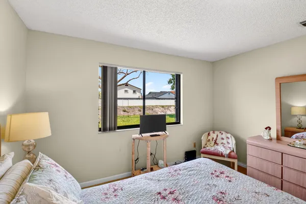 $320,000 | 6 Farnworth Drive, Boynton Beach, FL 33426