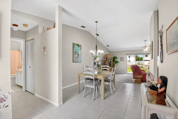 $320,000 | 6 Farnworth Drive, Boynton Beach, FL 33426
