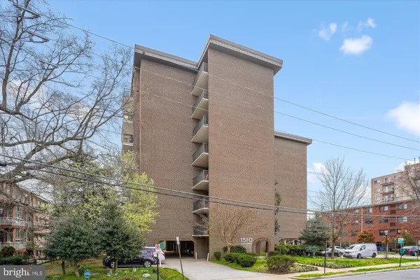 $2,250 | 1510 12th Street North, Unit 503, Arlington, VA 22209