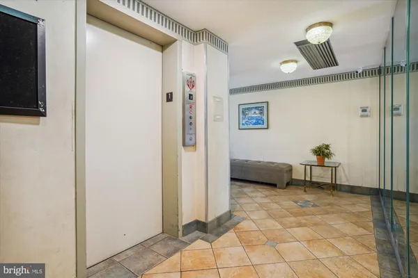 $2,250 | 1510 12th Street North, Unit 503, Arlington, VA 22209