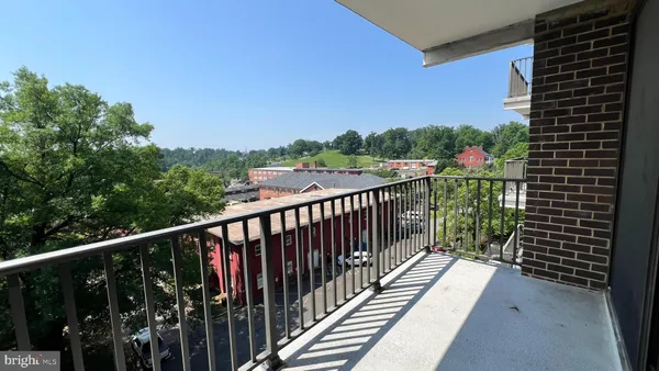 $2,250 | 1510 12th Street North, Unit 503, Arlington, VA 22209