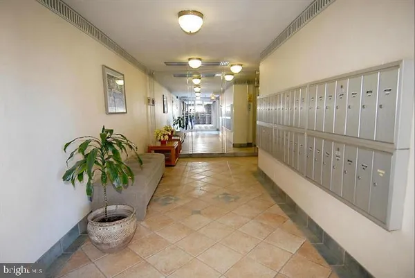 $2,250 | 1510 12th Street North, Unit 503, Arlington, VA 22209