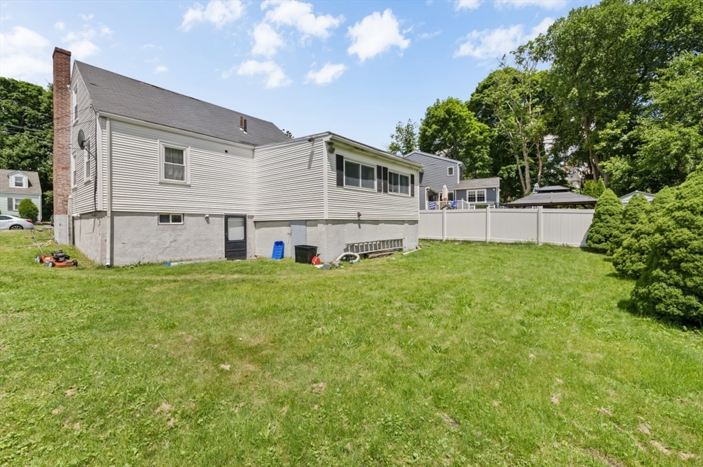 16 Edward Road Watertown, MA 02472 - Photo 4 of 25