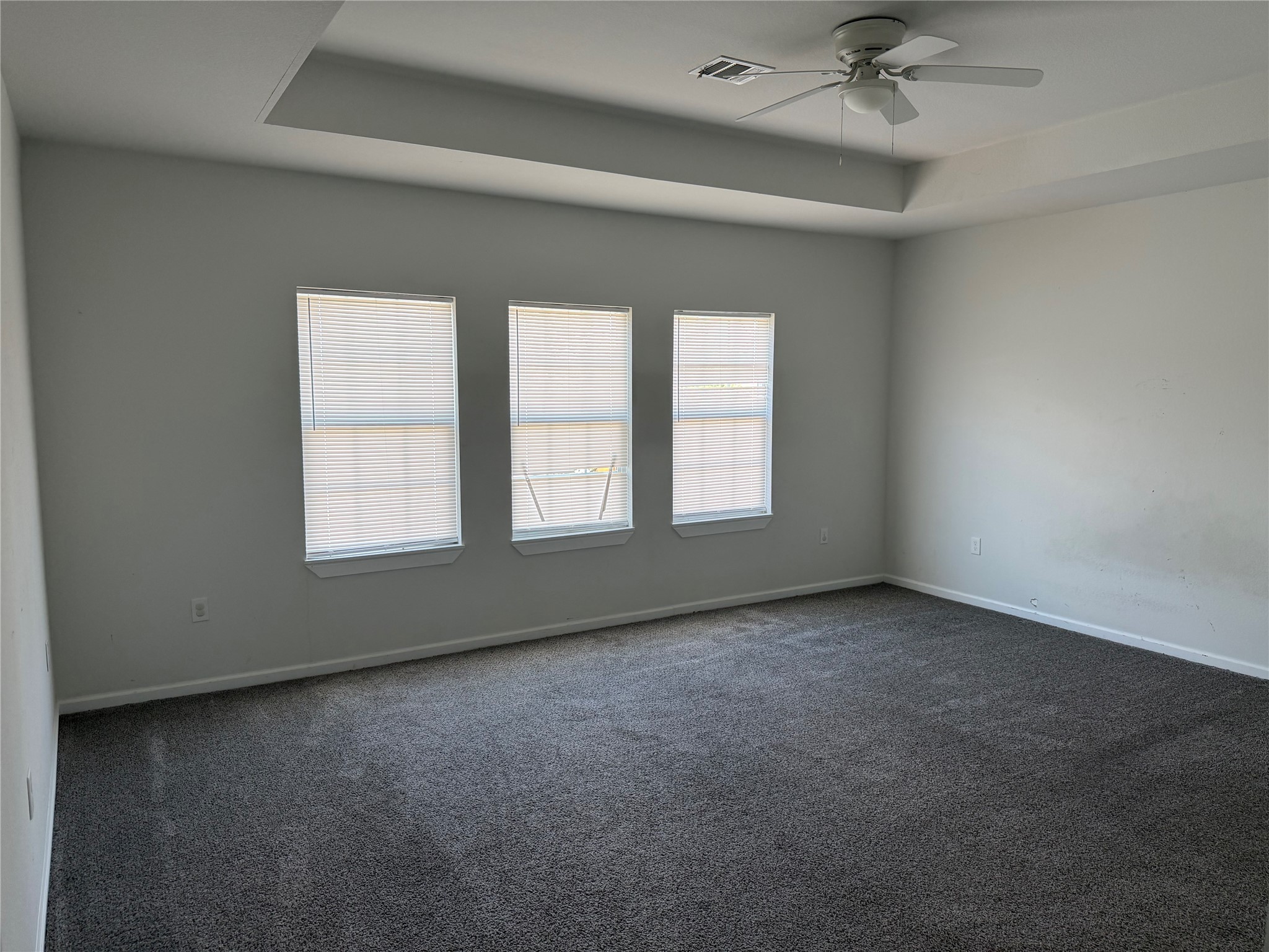 7952 Blue Street Houston, TX 77028 - Photo 5 of 14 an empty room with a window