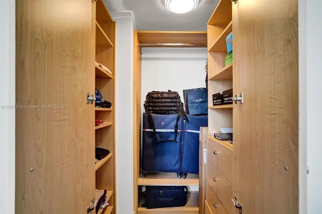 $7,500 | 4779 Collins Avenue, Unit 3705, Miami Beach, FL 33140