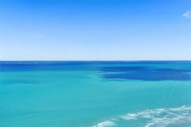 $7,500 | 4779 Collins Avenue, Unit 3705, Miami Beach, FL 33140