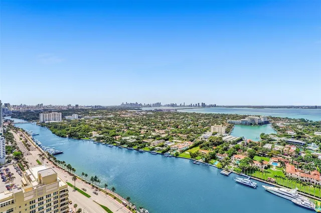 $7,500 | 4779 Collins Avenue, Unit 3705, Miami Beach, FL 33140