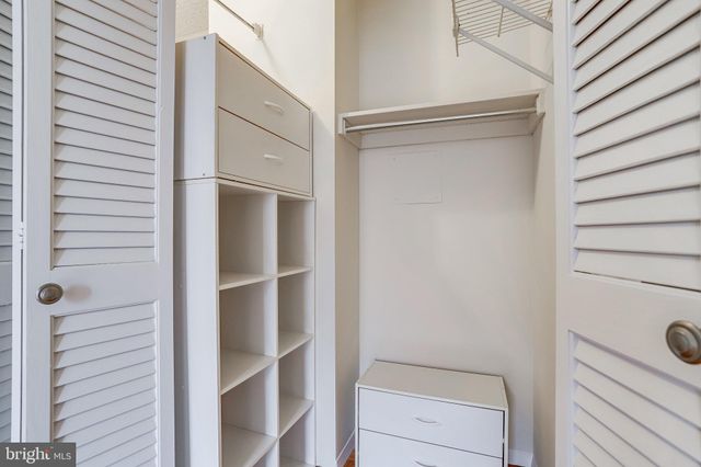 $638,000 | 3800 Fairfax Drive, Unit 306, Arlington, VA 22203