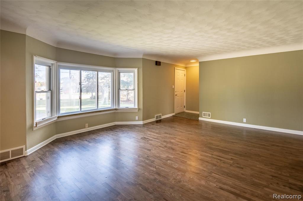 8354 Fenton Road Grand Blanc, MI 48439 - Photo 2 of 47 Gallery Image 2