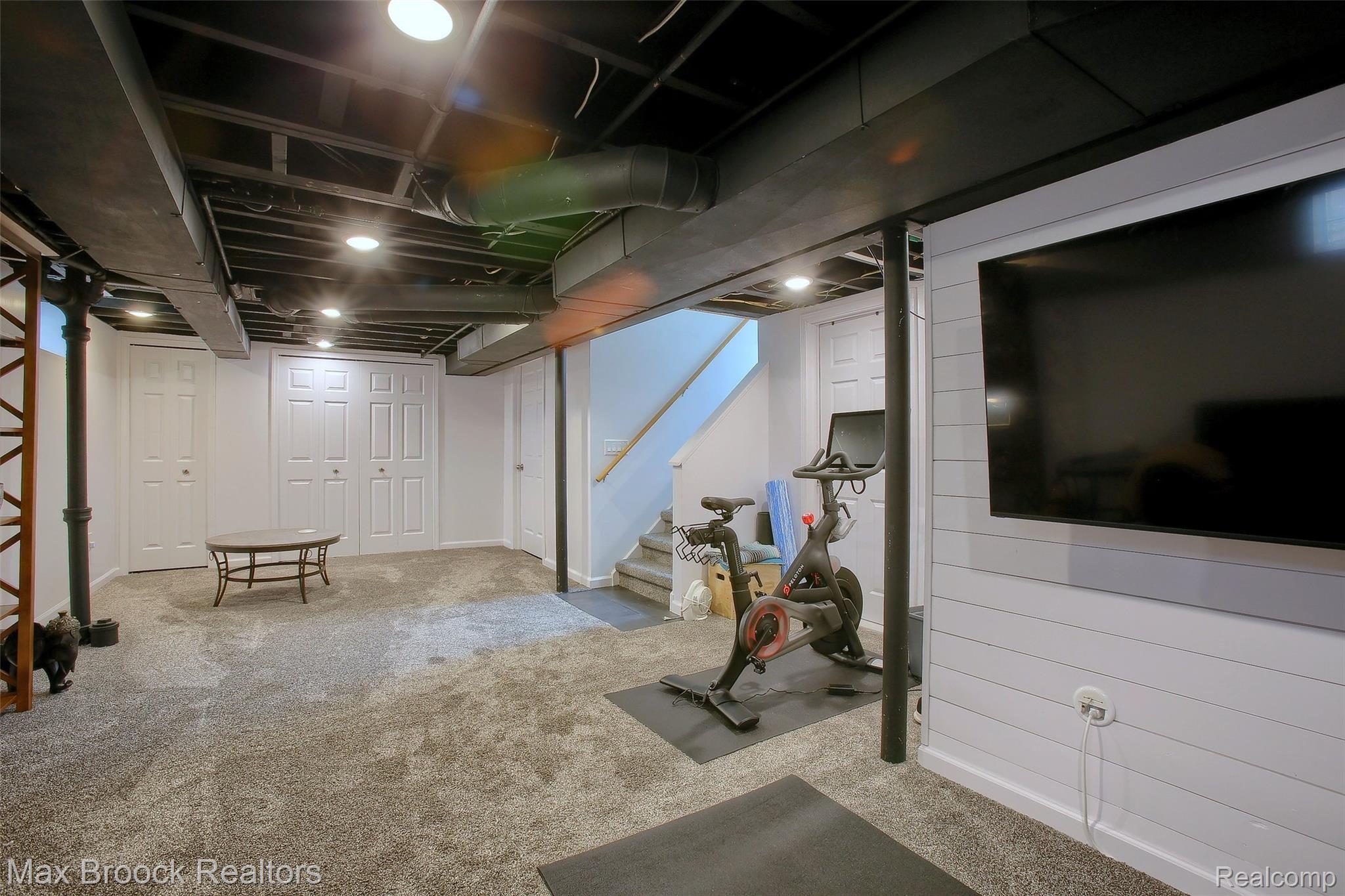 1674 Harvard Road Berkley, MI 48072 - Photo 19 of 30 19-Lower-Level.jpg