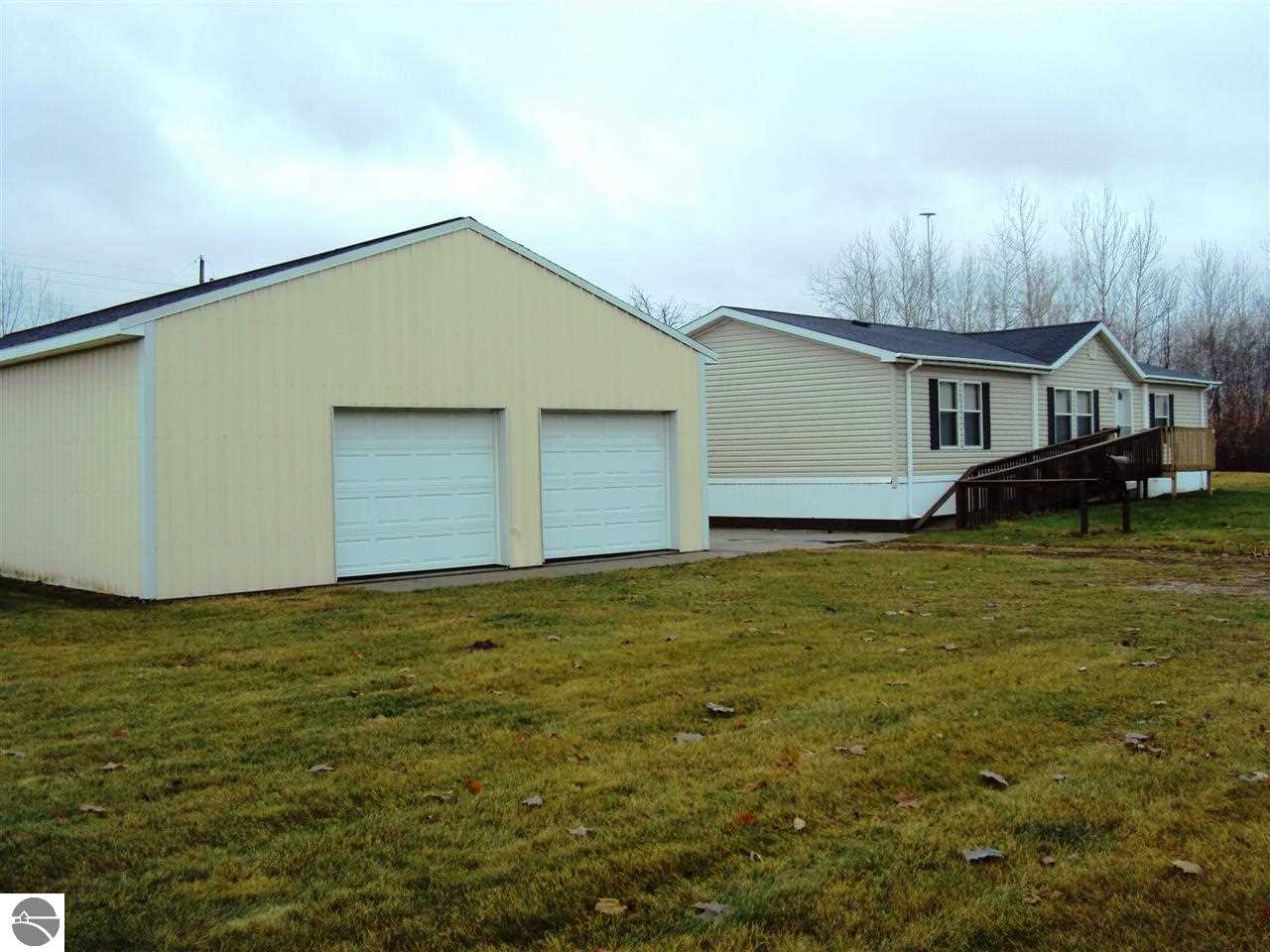 1806 North Alger Road Alma, MI 48801 - Photo 4 of 21 1792673-3.JPG