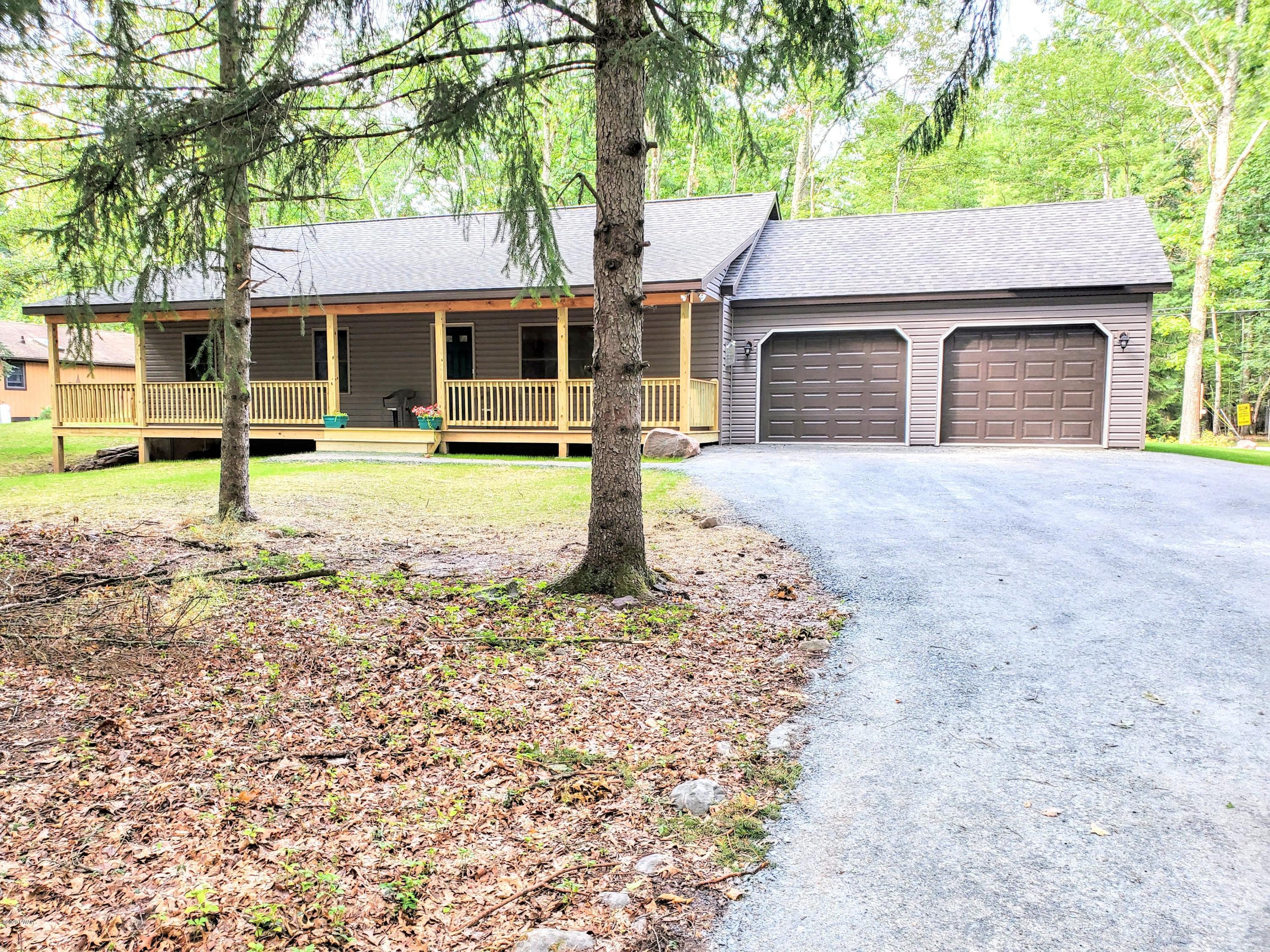 8 Sunny Point Road Lakeville, PA 18438 - Photo 2 of 27 20200909_095427