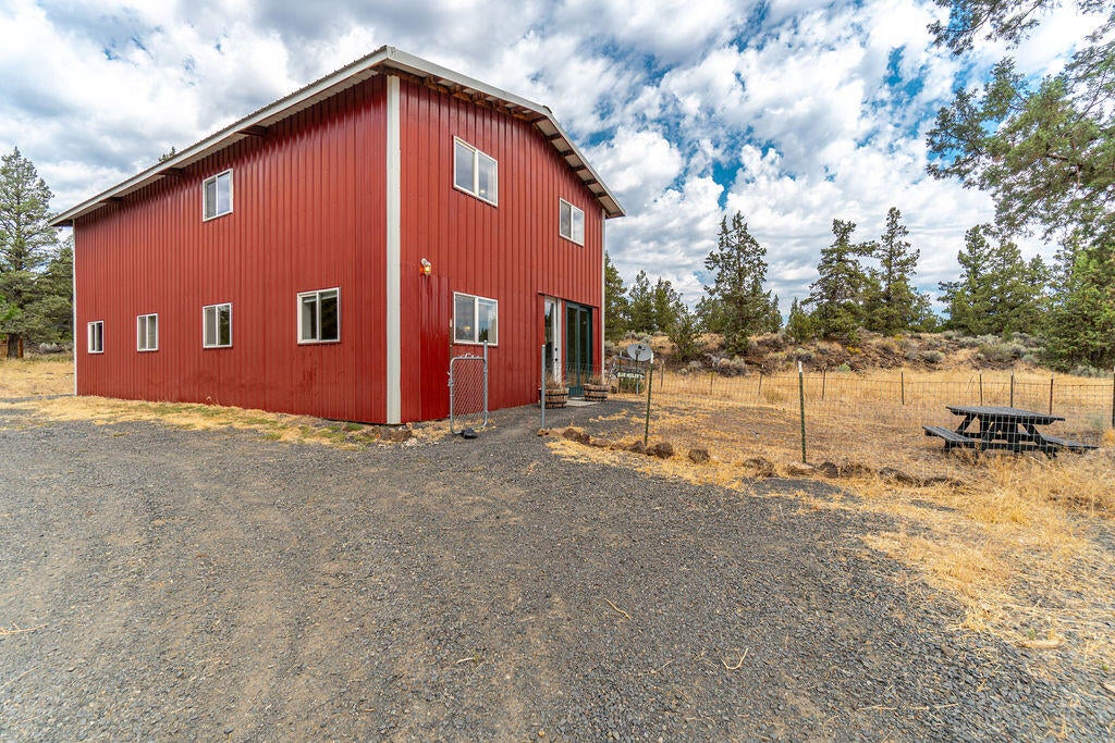 64635 Deschutes Market Road Bend, OR 97701 - Photo 20 of 55 18