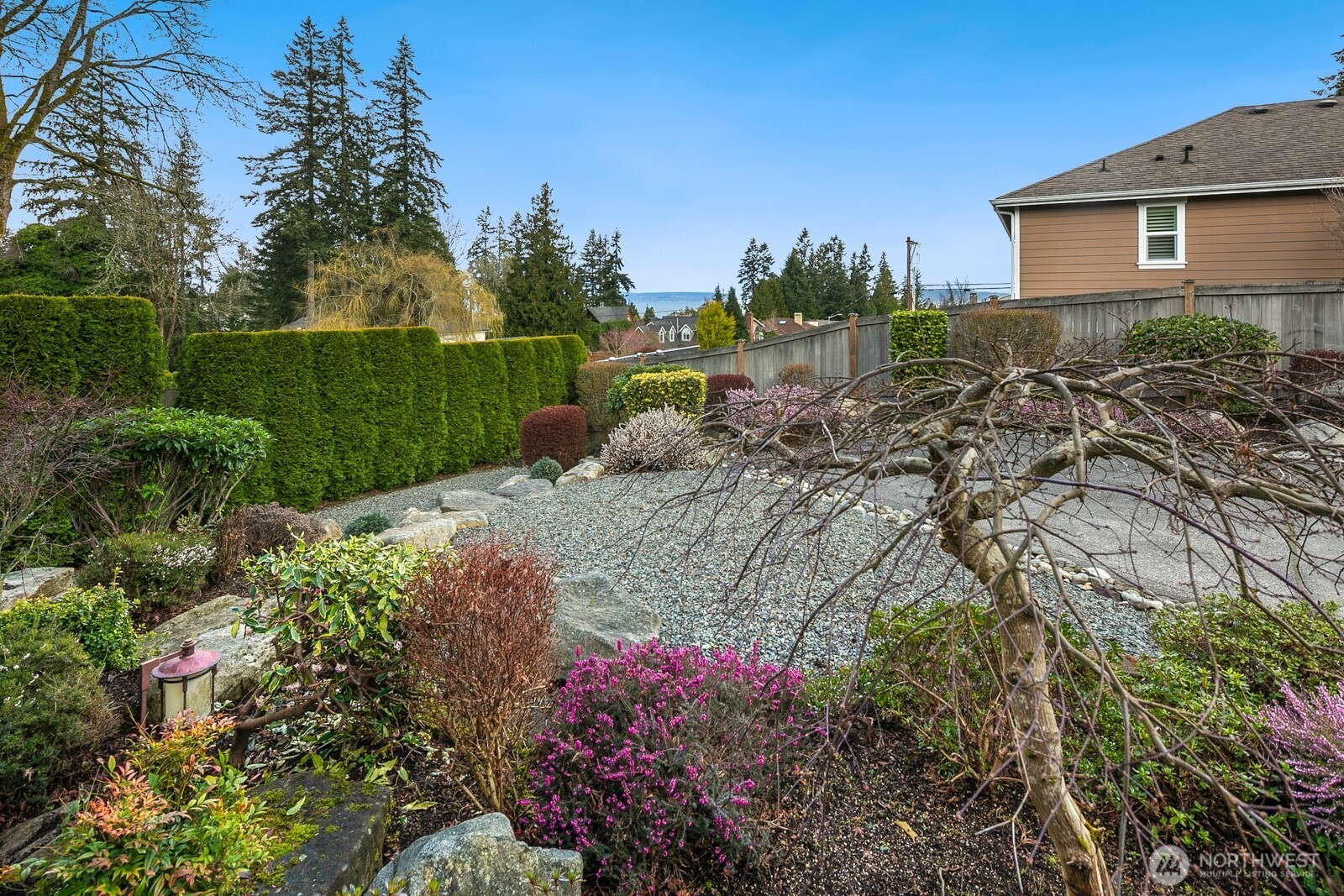 8512 184th Street Southwest Edmonds, WA 98026 - Photo 2 of 33 Gallery Image 2
