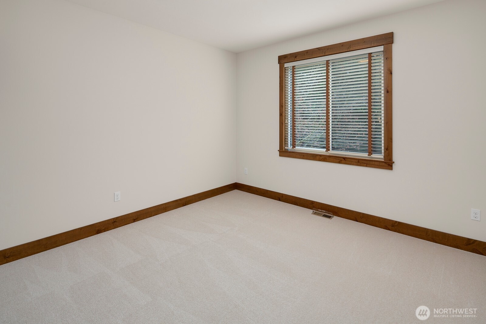 8512 184th Street Southwest Edmonds, WA 98026 - Photo 24 of 33 Gallery Image 24