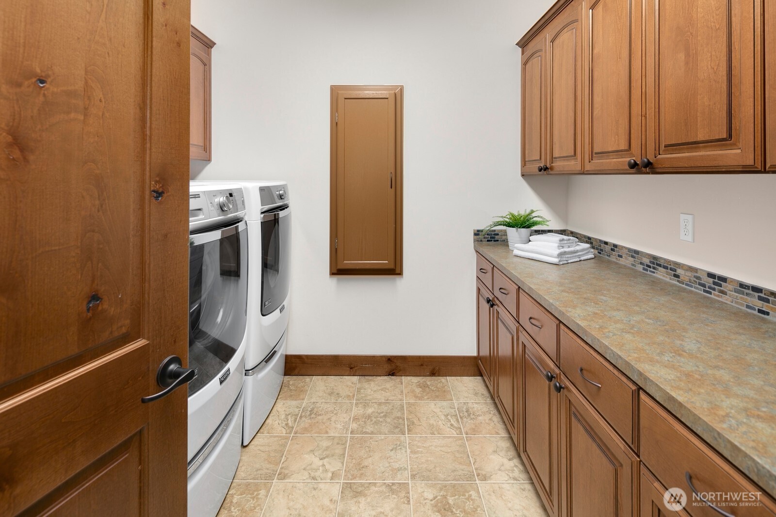 8512 184th Street Southwest Edmonds, WA 98026 - Photo 29 of 33 Gallery Image 29