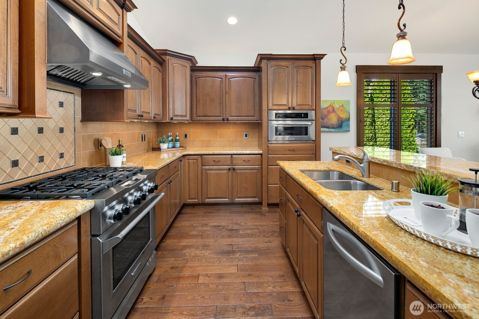 8512 184th Street Southwest Edmonds, WA 98026 - Photo 9 of 33 Gallery Image 9