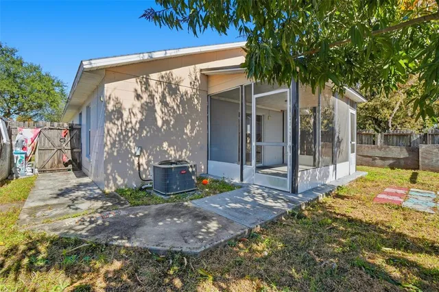 $329,900 | 9760 Violet Drive, Orlando, FL 32824