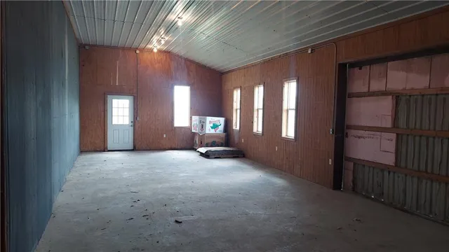 $1,999,950 | 262 East 2100th Road, Wellsville, KS 66092