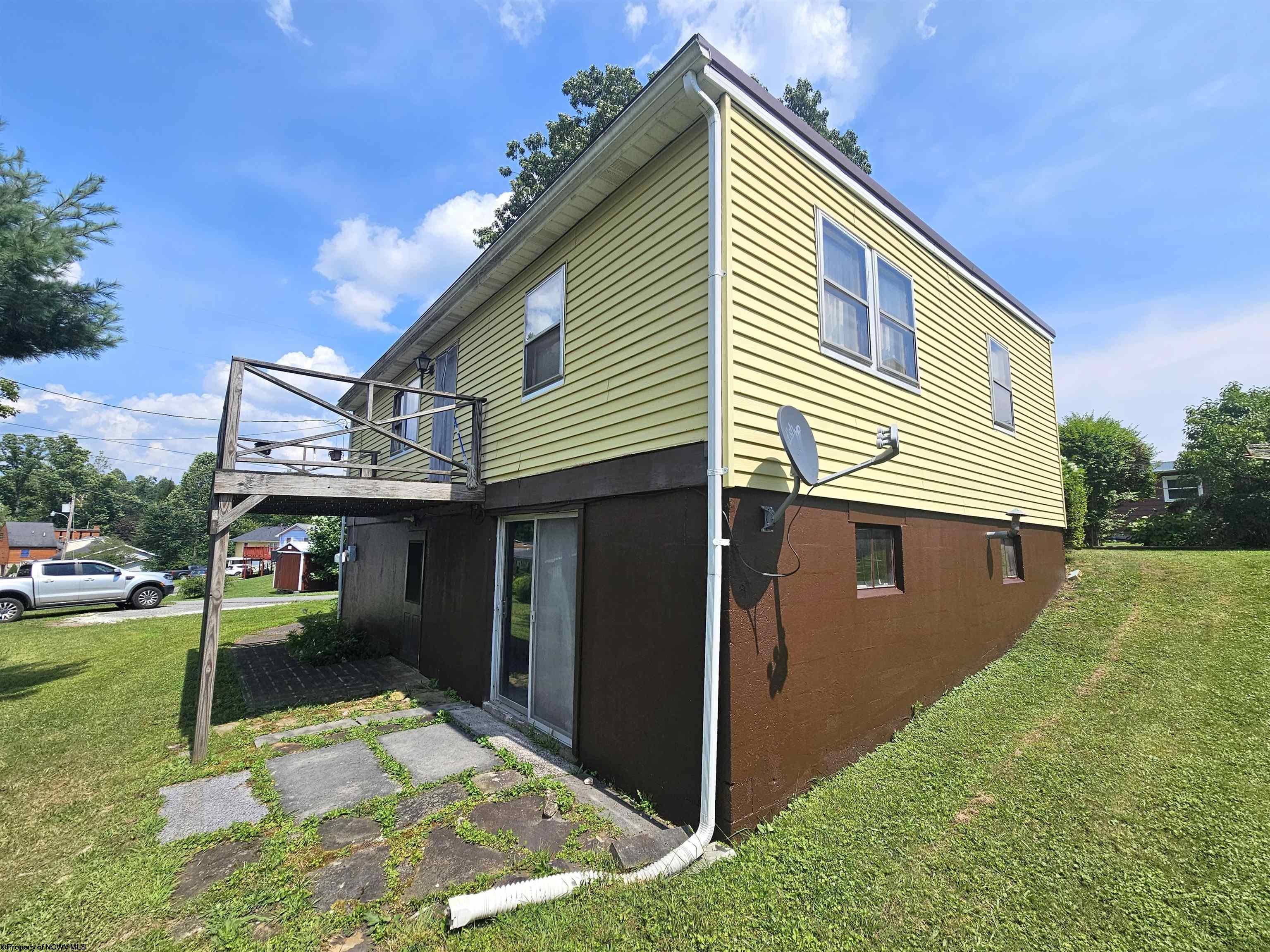 1630 Fairfield Road Fairmont, WV 26554 - Photo 6 of 25 Gallery Image 6