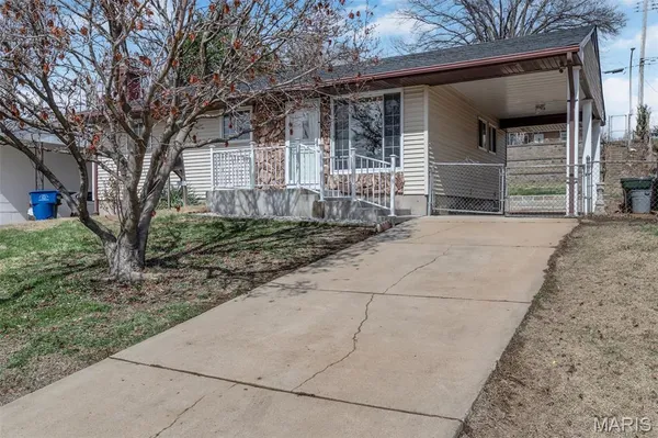 $249,900 | 3733 Louis Street, St. Louis, MO 63116