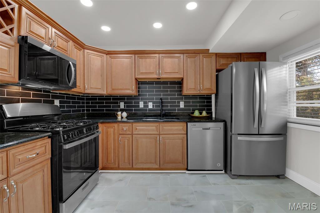 3733 Louis Street St. Louis, MO 63116 - Photo 7 of 30