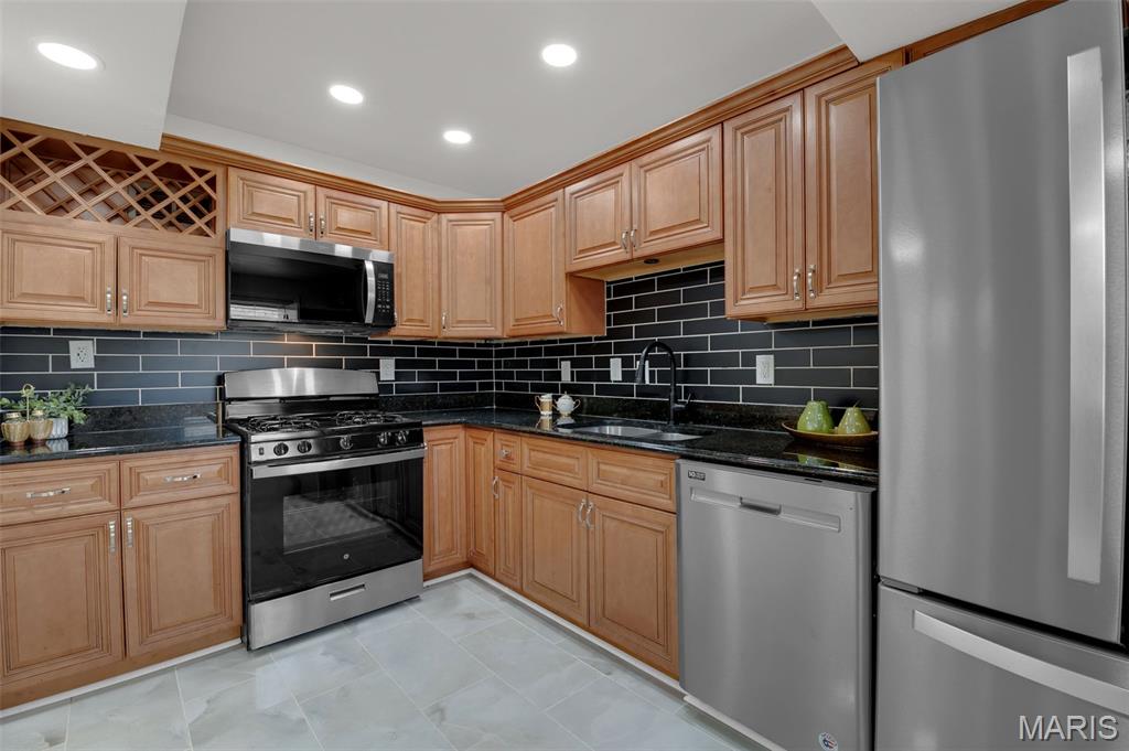 3733 Louis Street St. Louis, MO 63116 - Photo 8 of 30