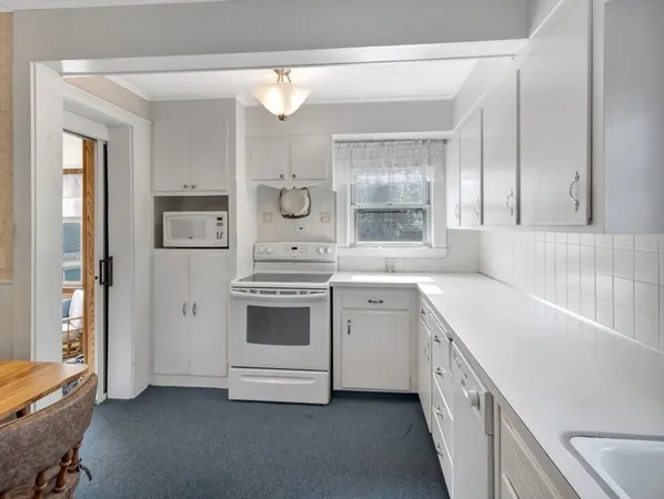 $679,000 | 10 Allison Road, Saugus, MA 01906