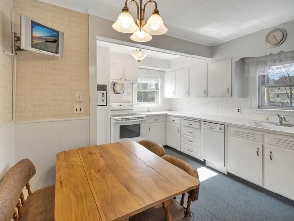 $679,000 | 10 Allison Road, Saugus, MA 01906