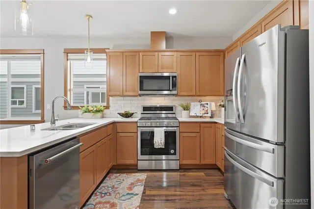 $545,000 | 7109 Rainier Drive, Unit G, Everett, WA 98203