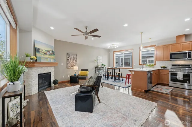 $545,000 | 7109 Rainier Drive, Unit G, Everett, WA 98203