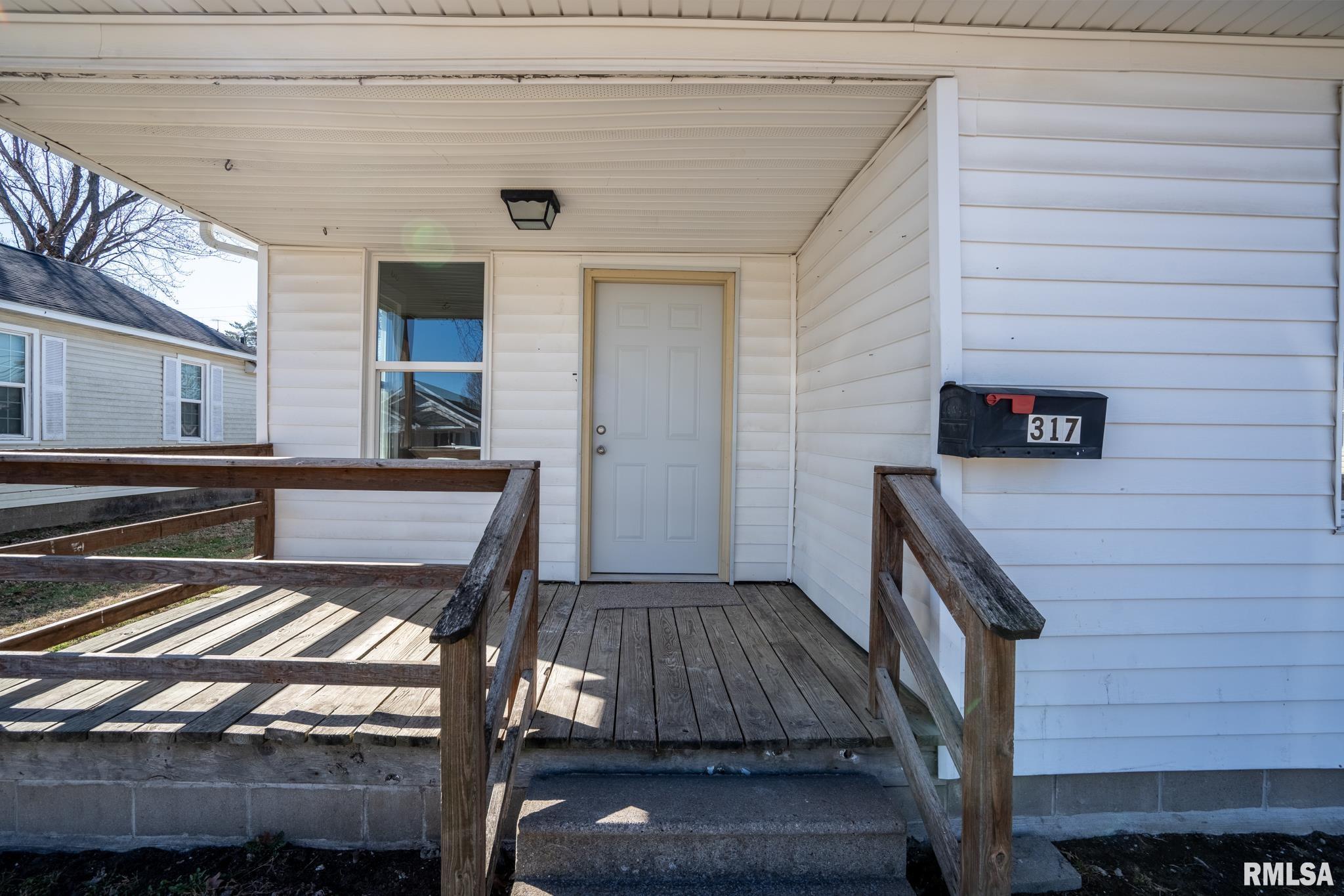 317 North 8th Street Herrin, IL 62948 - Photo 4 of 17