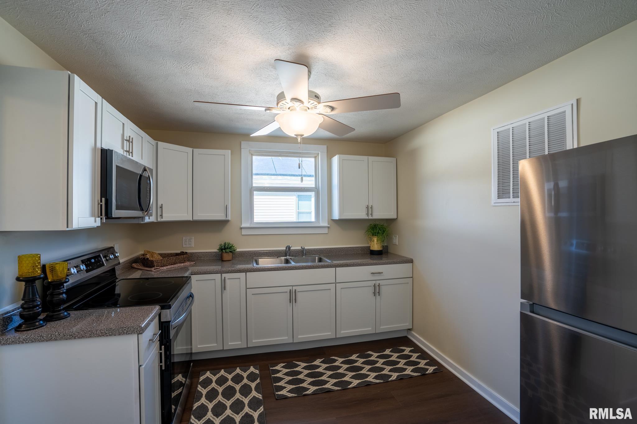 317 North 8th Street Herrin, IL 62948 - Photo 7 of 17