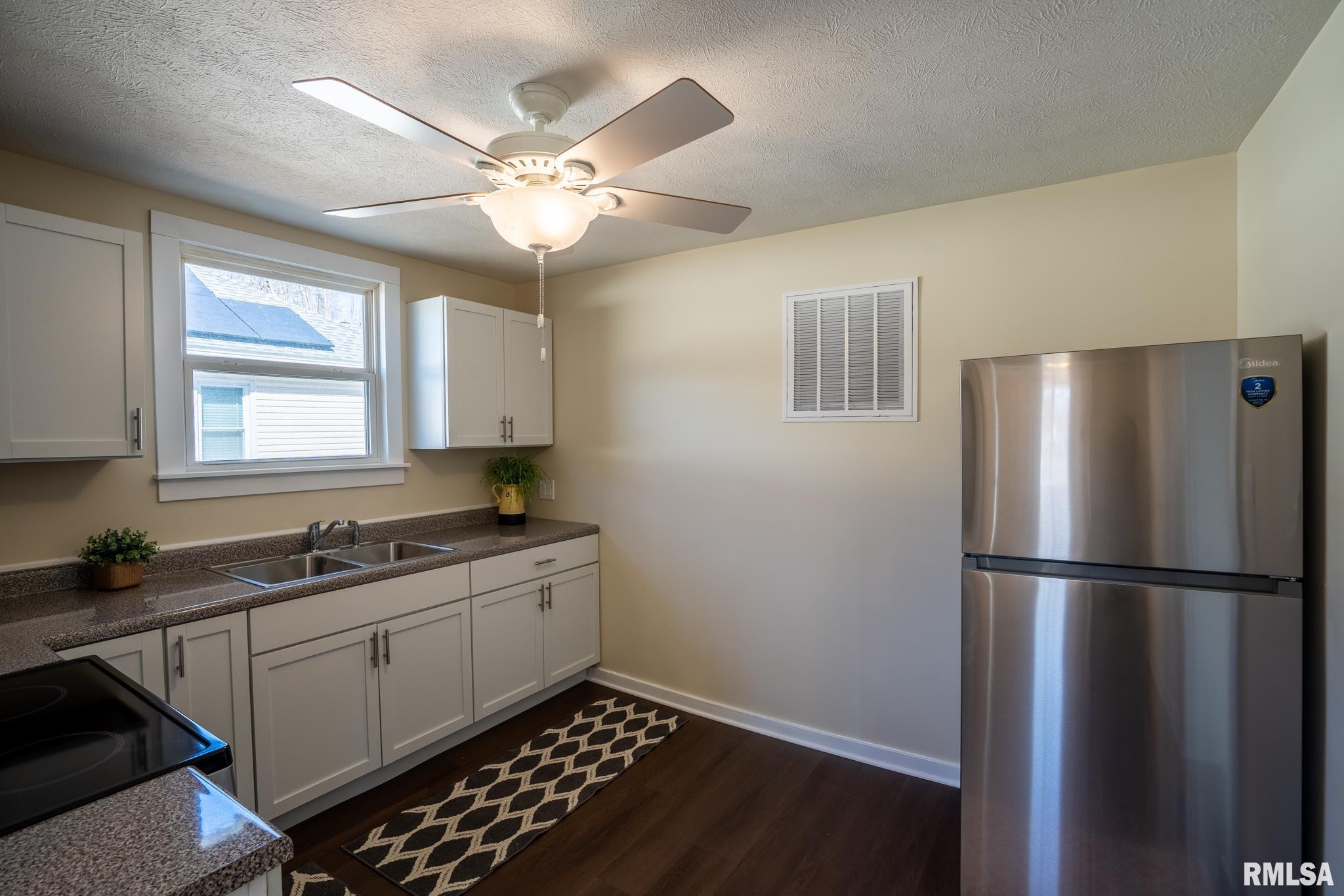 317 North 8th Street Herrin, IL 62948 - Photo 10 of 17