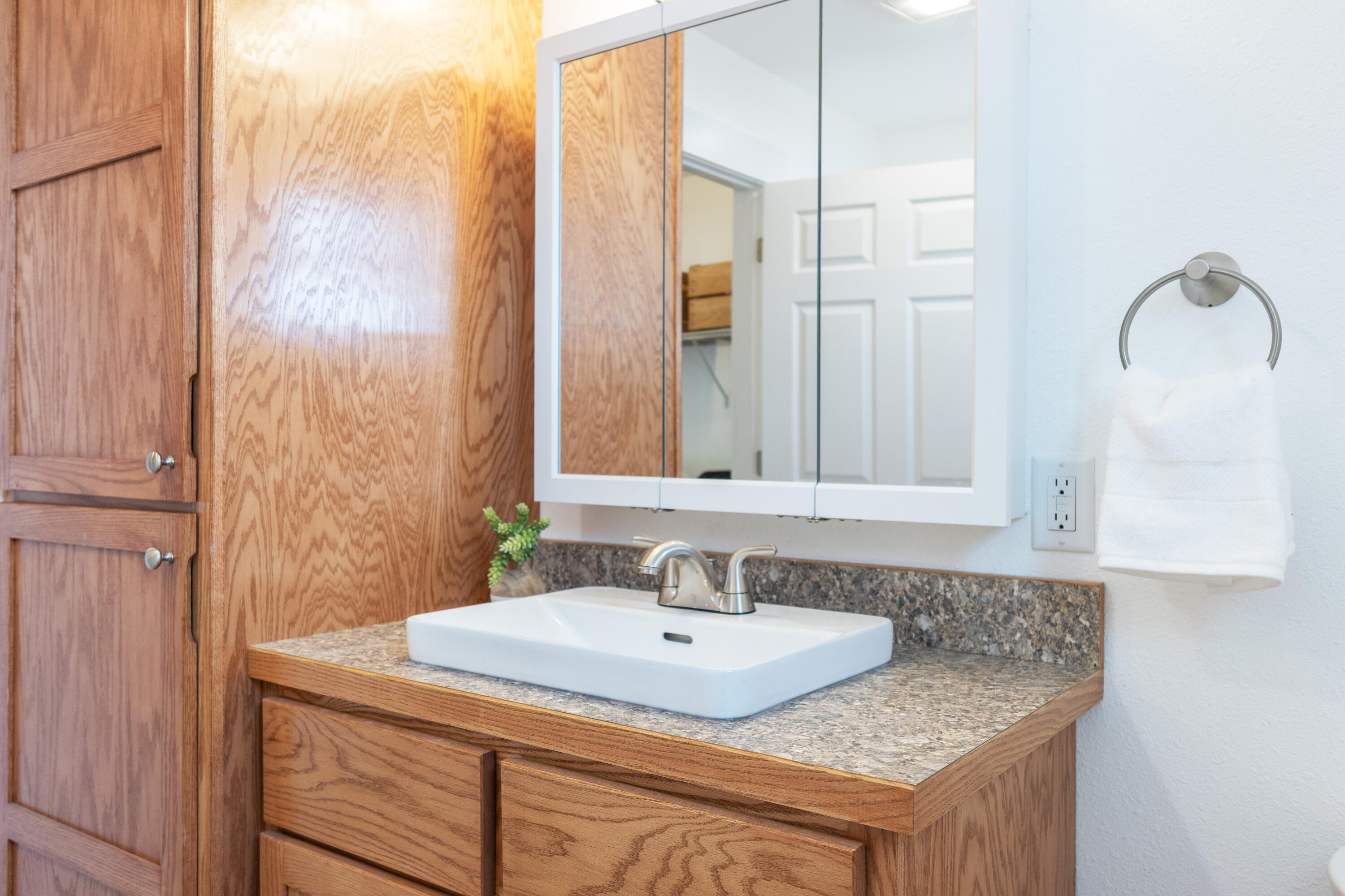 1910 Ramona Avenue Portage, MI 49002 - Photo 23 of 31 2nd Full Bath