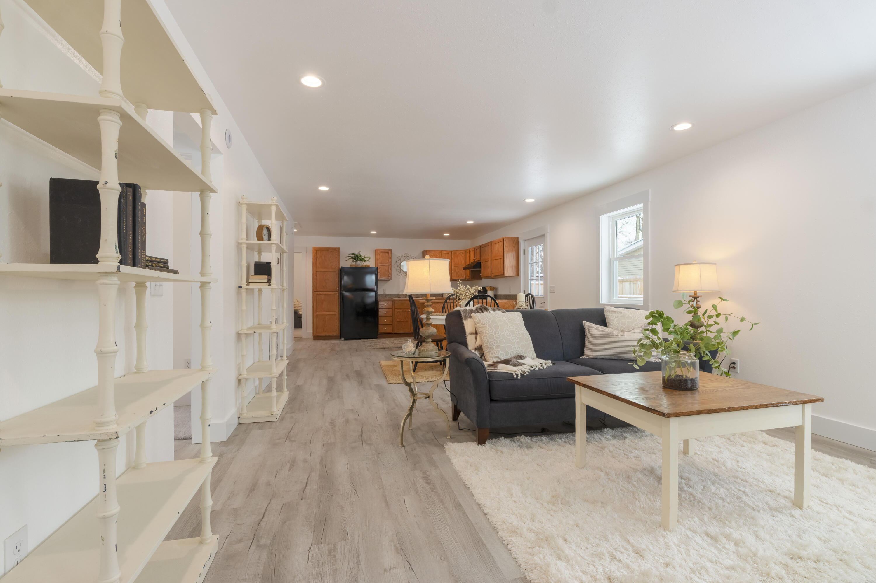 1910 Ramona Avenue Portage, MI 49002 - Photo 4 of 31 Living Room