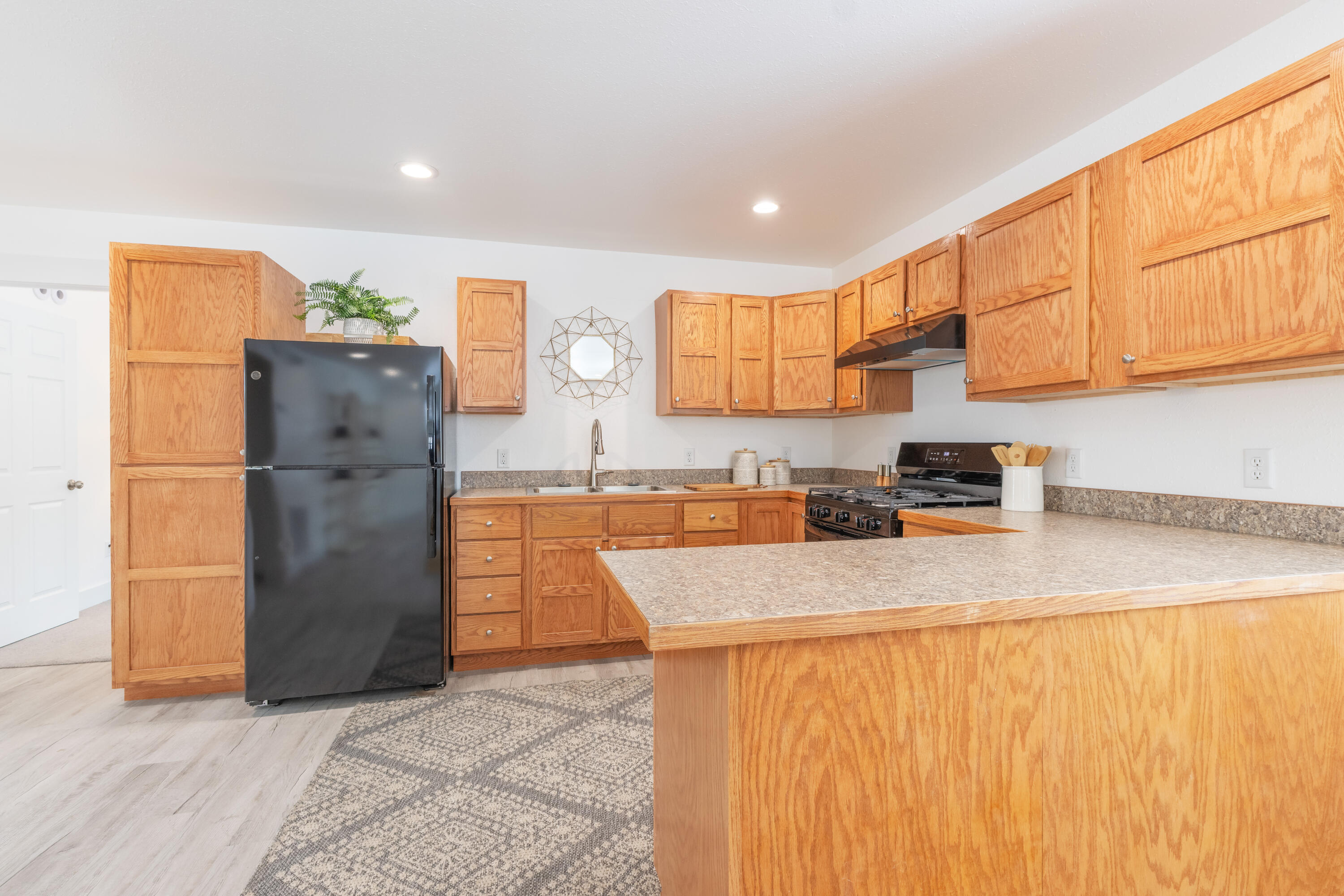 1910 Ramona Avenue Portage, MI 49002 - Photo 9 of 31 Kitchen