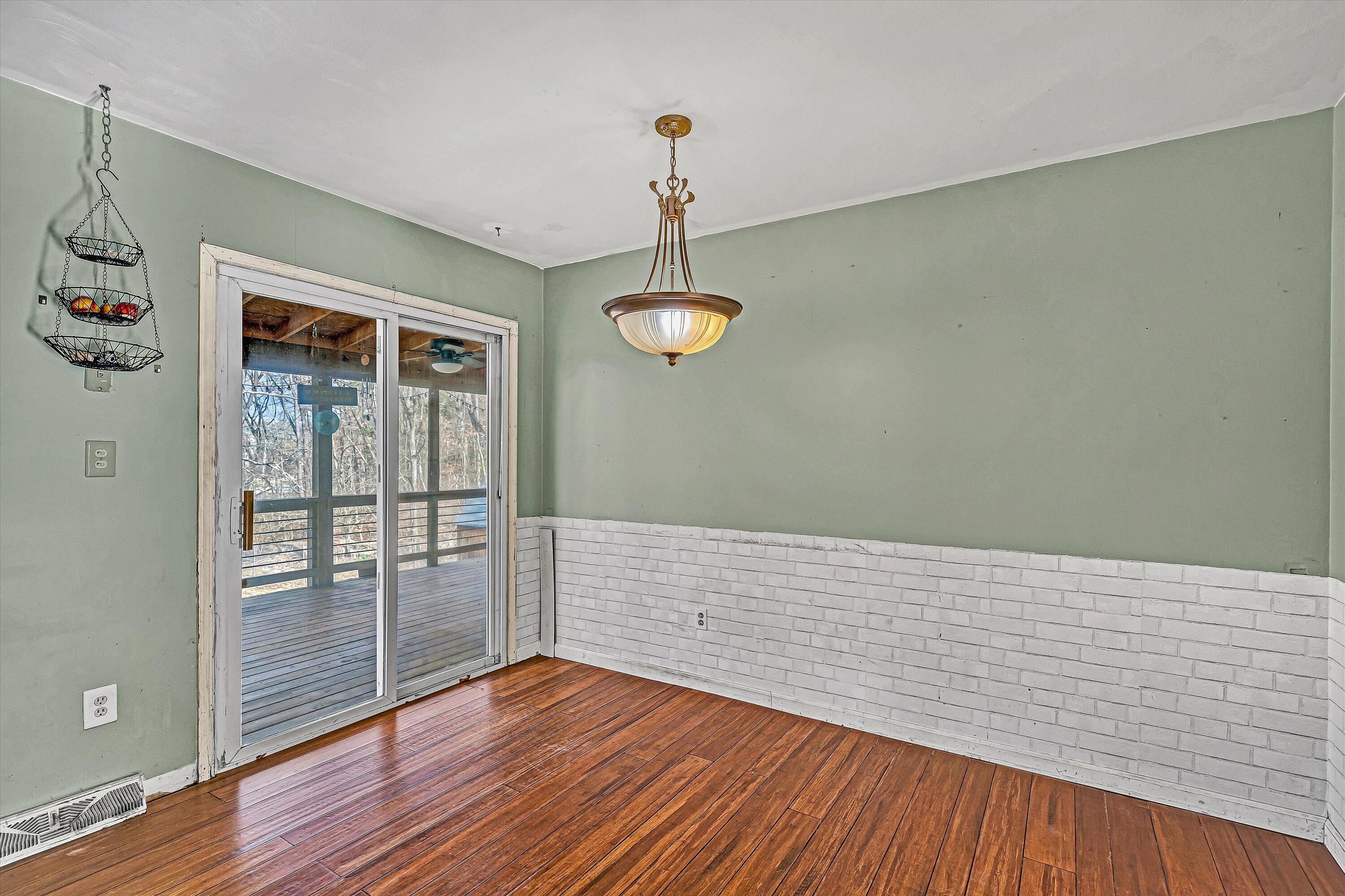 4064 Crawford Road Roanoke, VA 24018 - Photo 7 of 25 07-VM-05241