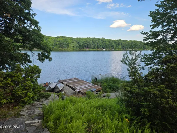 $615,000 | 111 Waterview Drive, Hawley, PA 18428