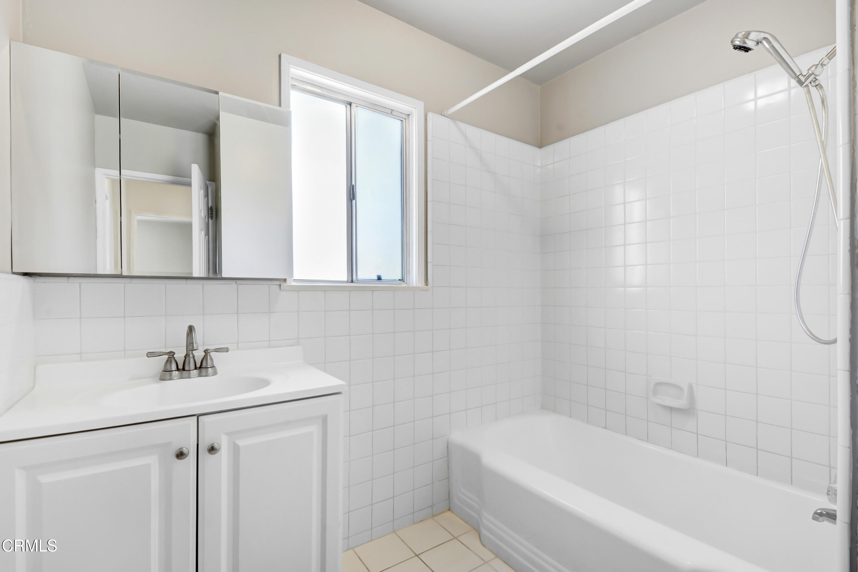 10172 Vena Avenue Arleta, CA 91331 - Photo 12 of 16 _DYS9104