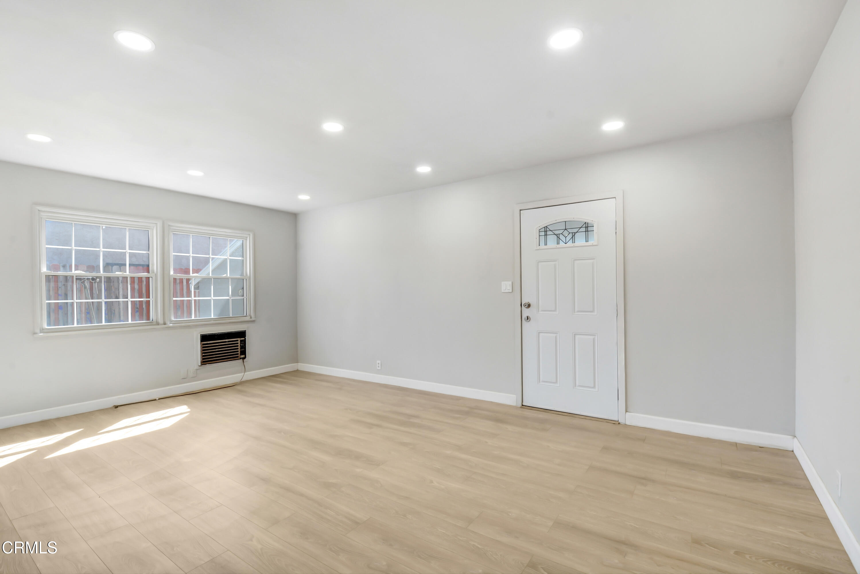 10172 Vena Avenue Arleta, CA 91331 - Photo 6 of 16 _DYS9080