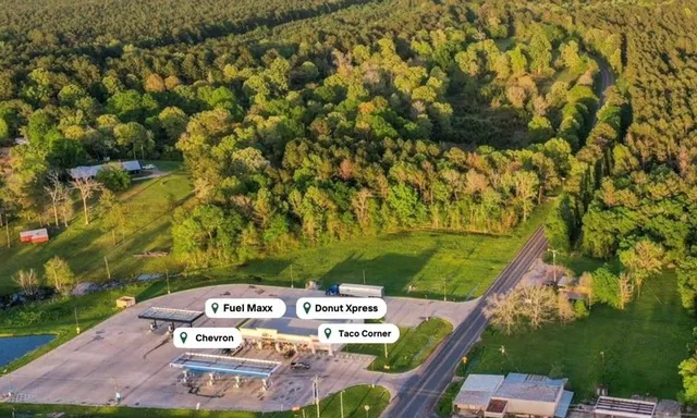 a picture of a yard