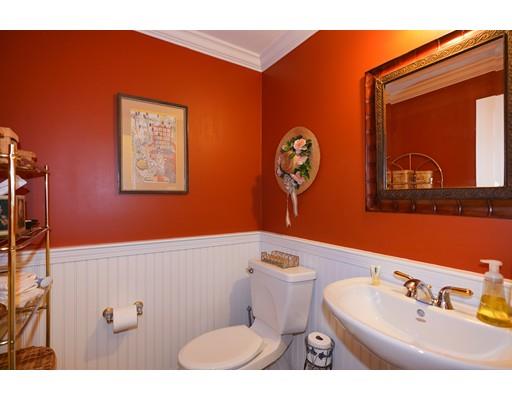 31 Overlook Road Wayland, MA 01778 - Photo 15 of 30 Gallery Image 15