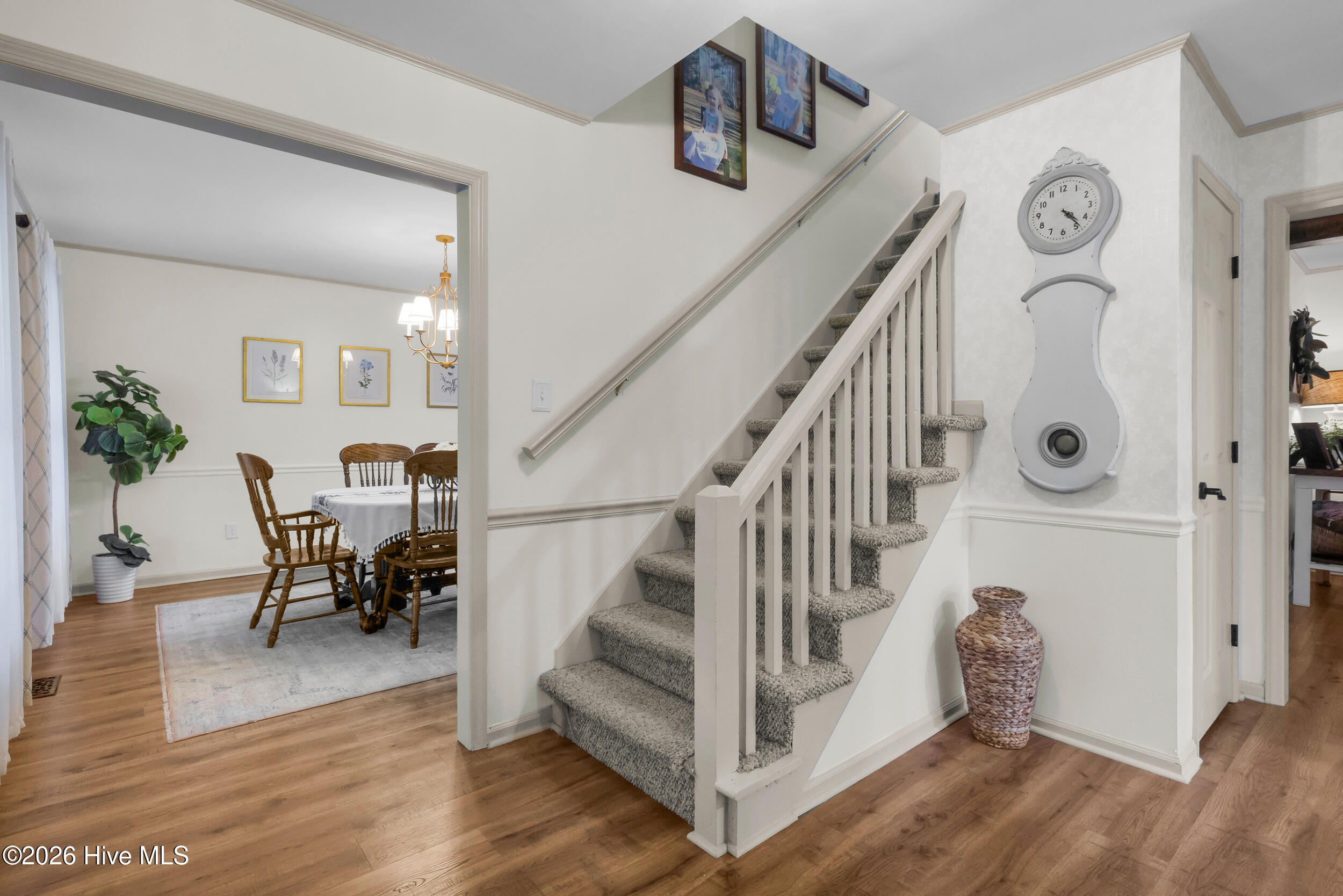 204 Boros Road New Bern, NC 28560 - Photo 8 of 59 Entryway / Stairway