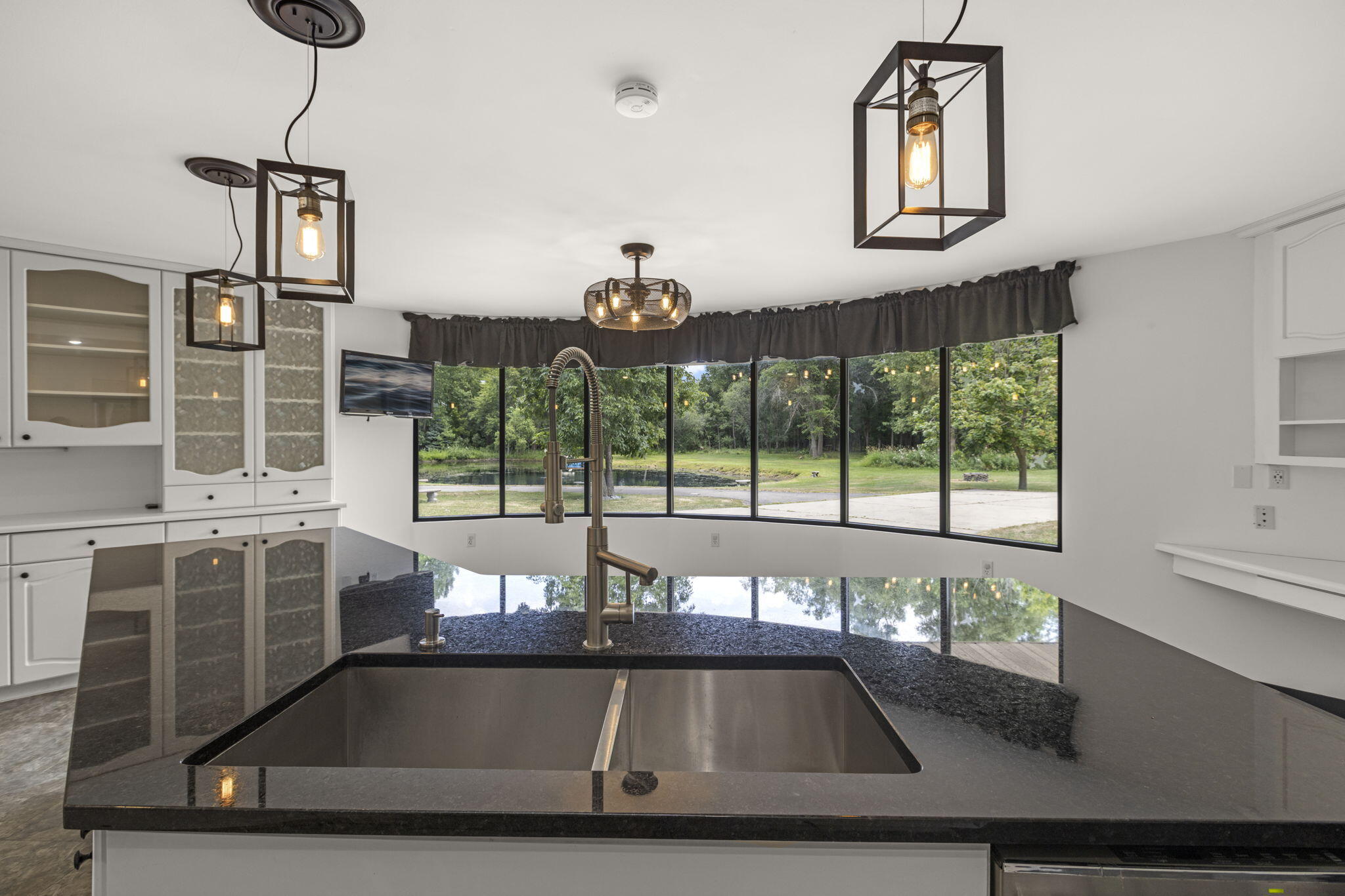 903 Hazel Ridge Road Elkhorn, WI 53121 - Photo 11 of 45 33-web-or-mls-Kelly Freedman - _H5A9358