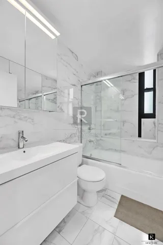 $810,000 | 150 West 51st Street, Unit 1919 | Theater District