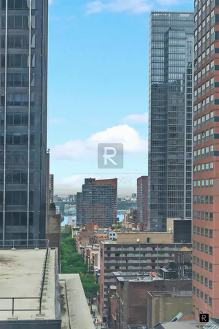 $810,000 | 150 West 51st Street, Unit 1919 | Theater District