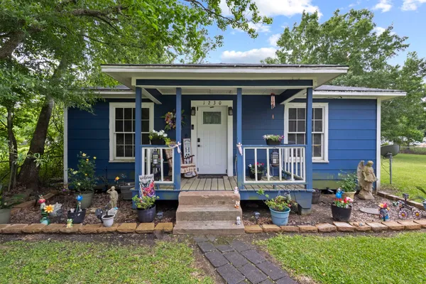 $129,999 | 1230 Orange Street, Vidor, TX 77662